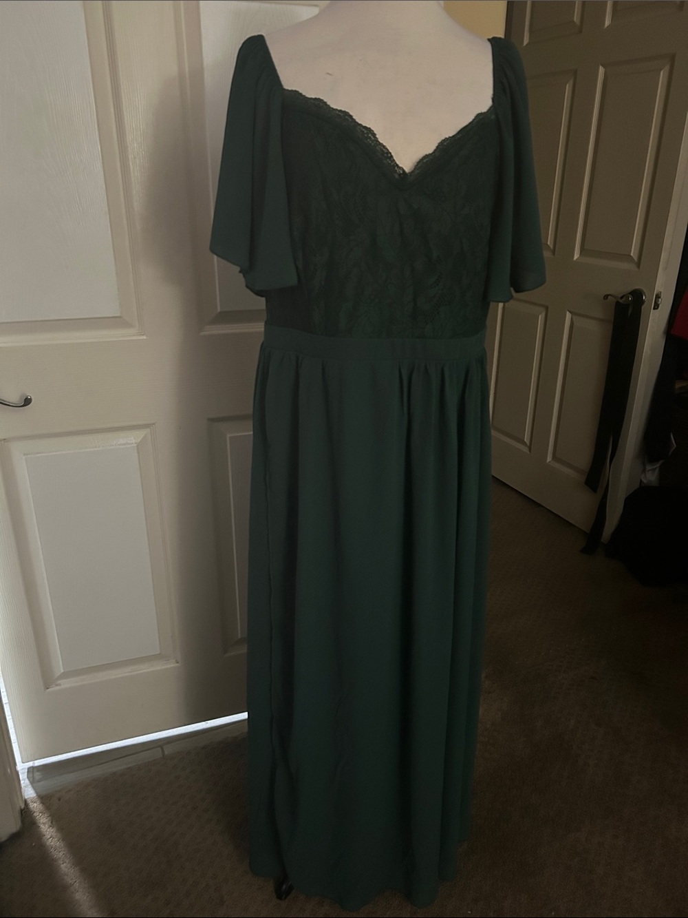 Elegant Dark Green Lace Bodice Maxi Dress